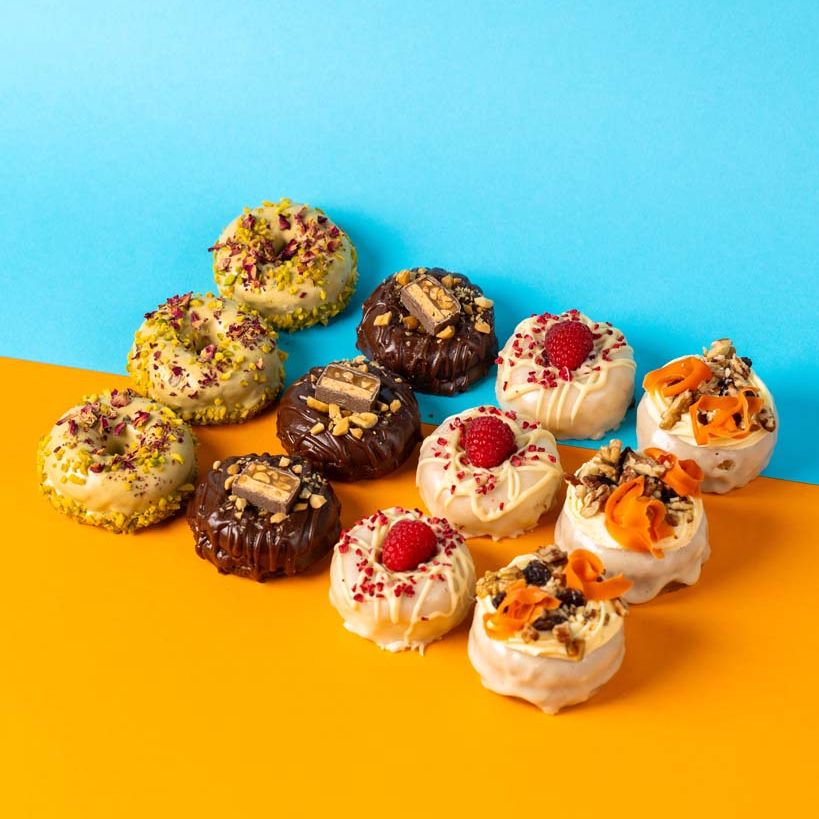 Caja de regalo "Baked All-Stars" de mini rosquillas sin gluten (12 unidades)