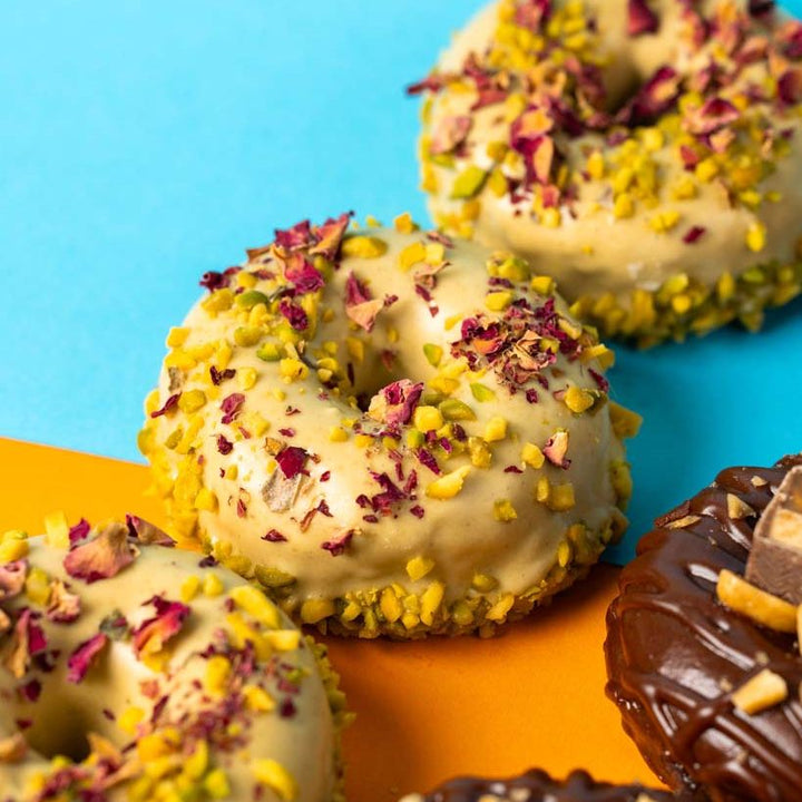 Caja de regalo "Baked All-Stars" de mini rosquillas sin gluten (12 unidades)